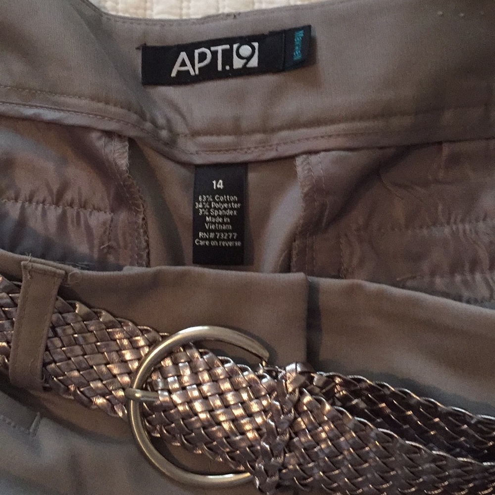 Capris - Picture 4 of 5